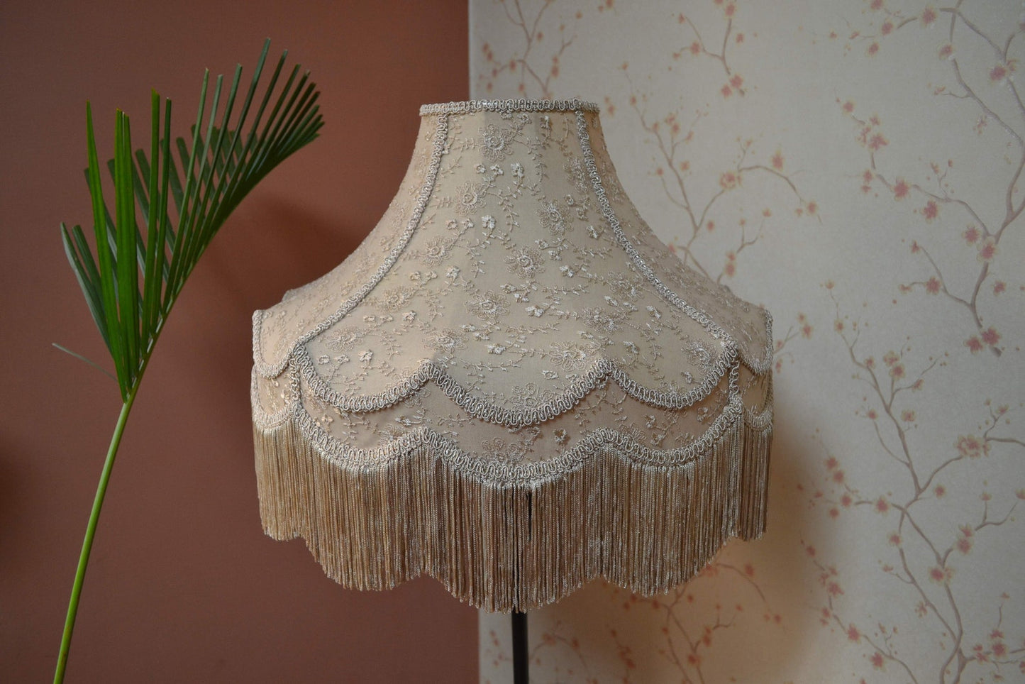 Beige Champagne Floral Scallop Fringe Lampshade